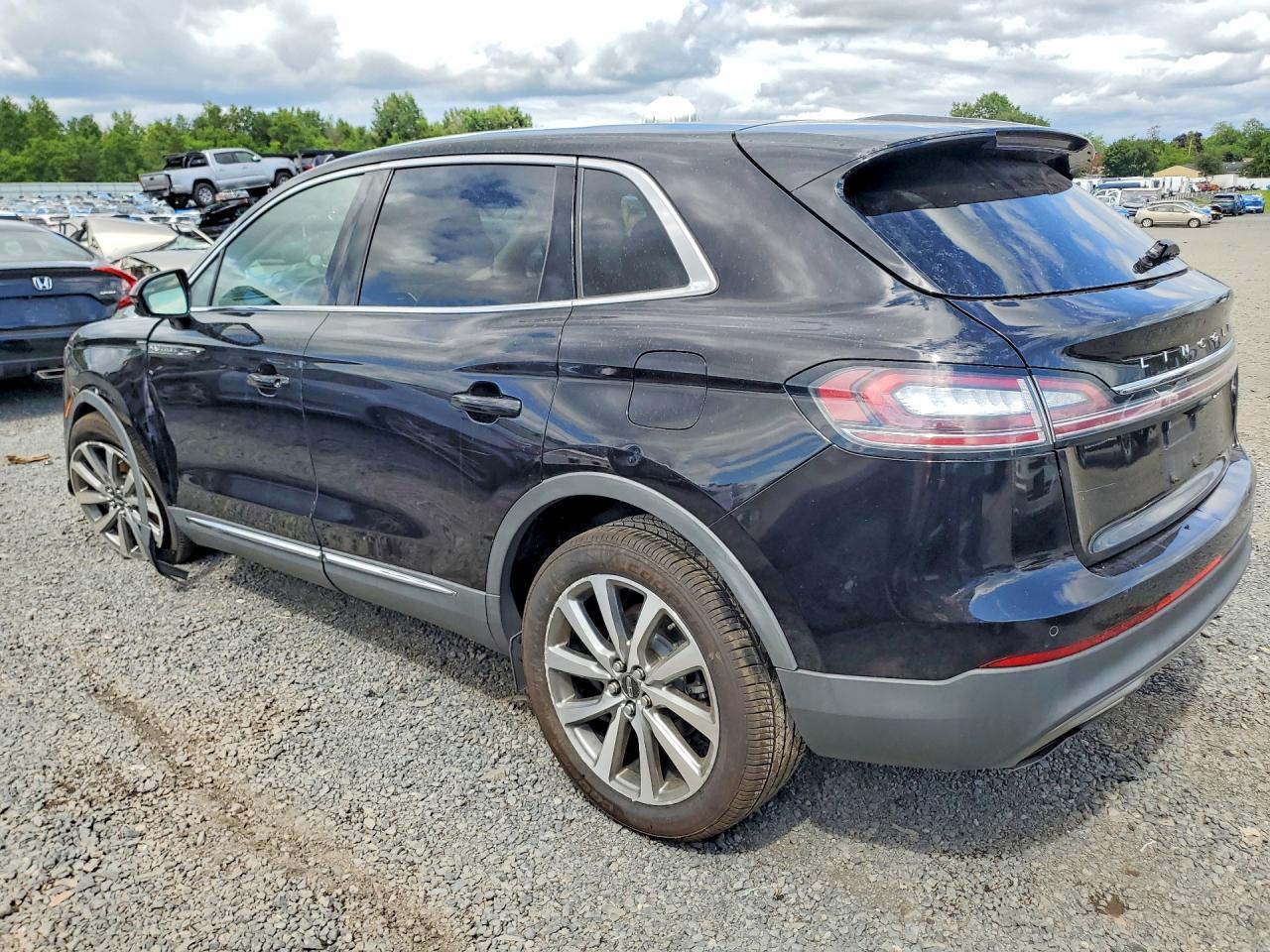 2019 Lincoln Nautilus Select - Фото 2