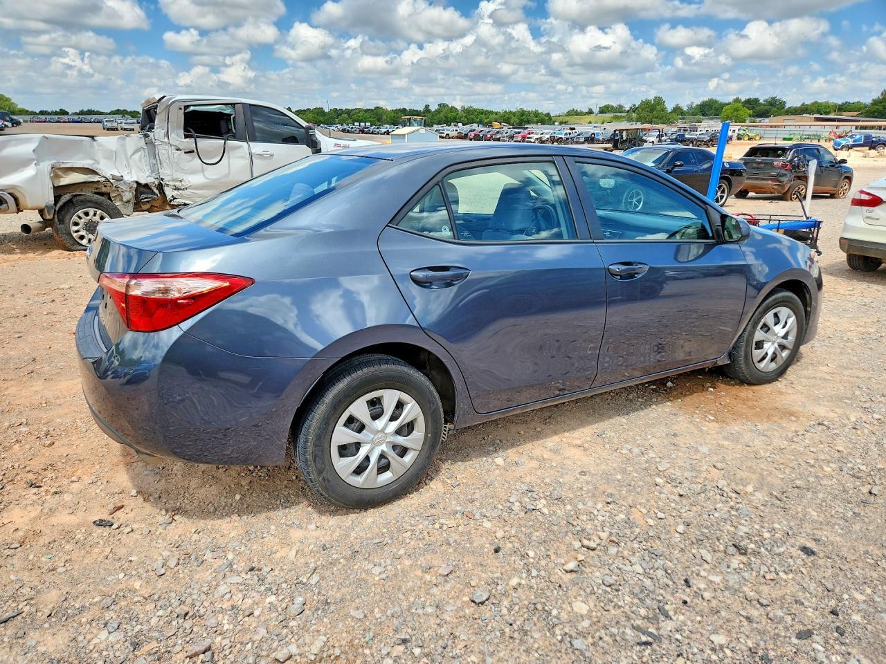 2017 Toyota Corolla L - Фото 3