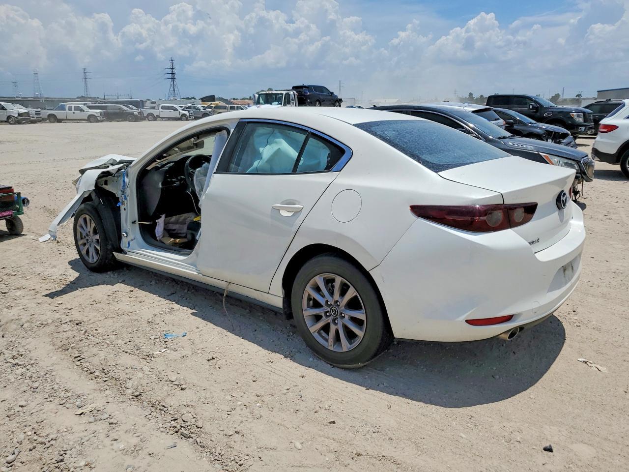 2021 Mazda 3 - Фото 2