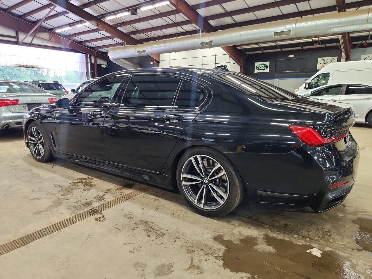 2021 BMW 750 Xi - Image 2
