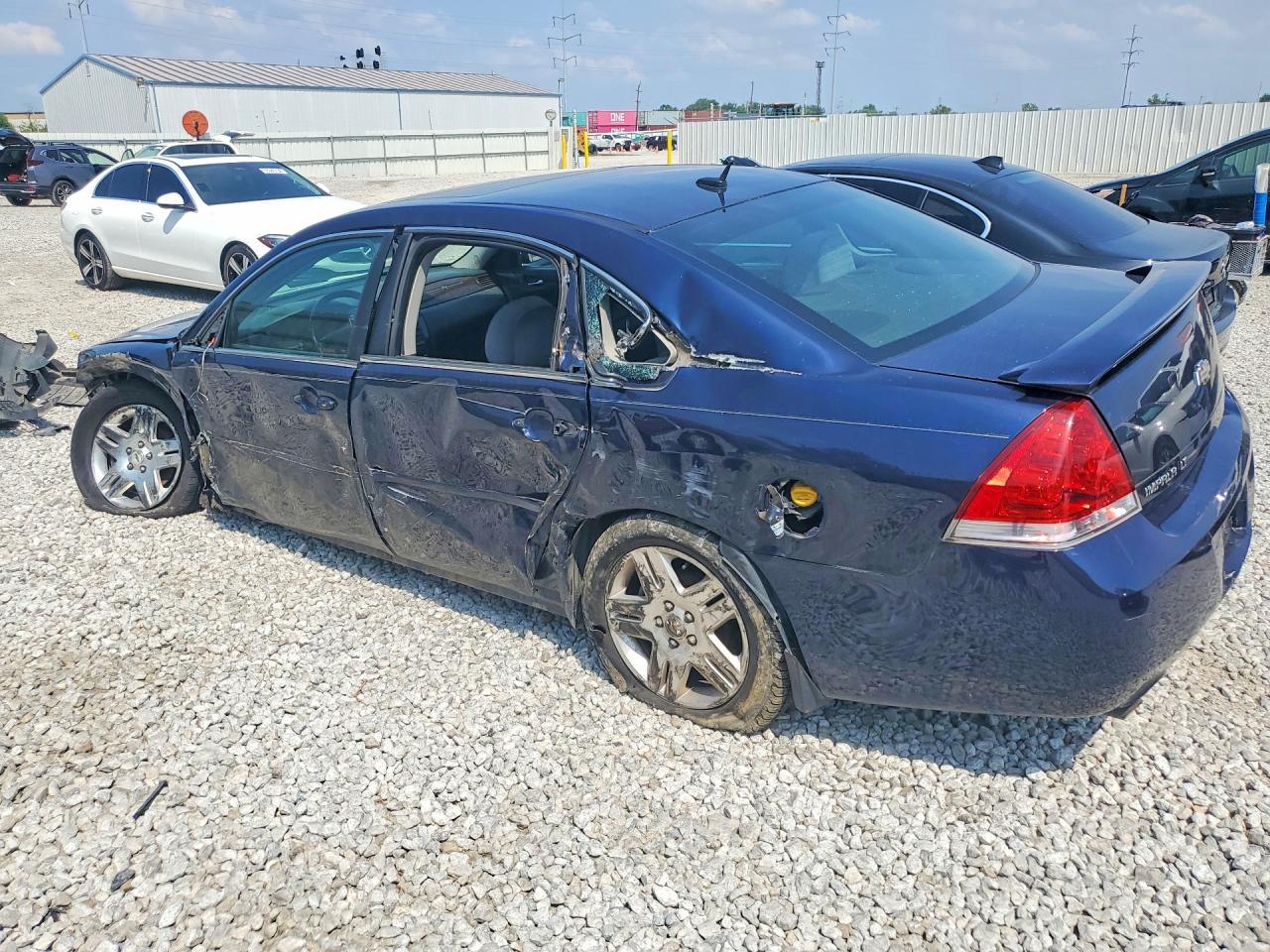 2012 Chevrolet Impala Lt - Image 2