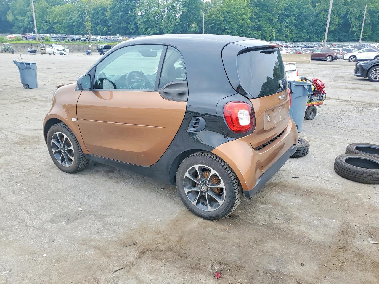 2016 Smart Fortwo - Image 2