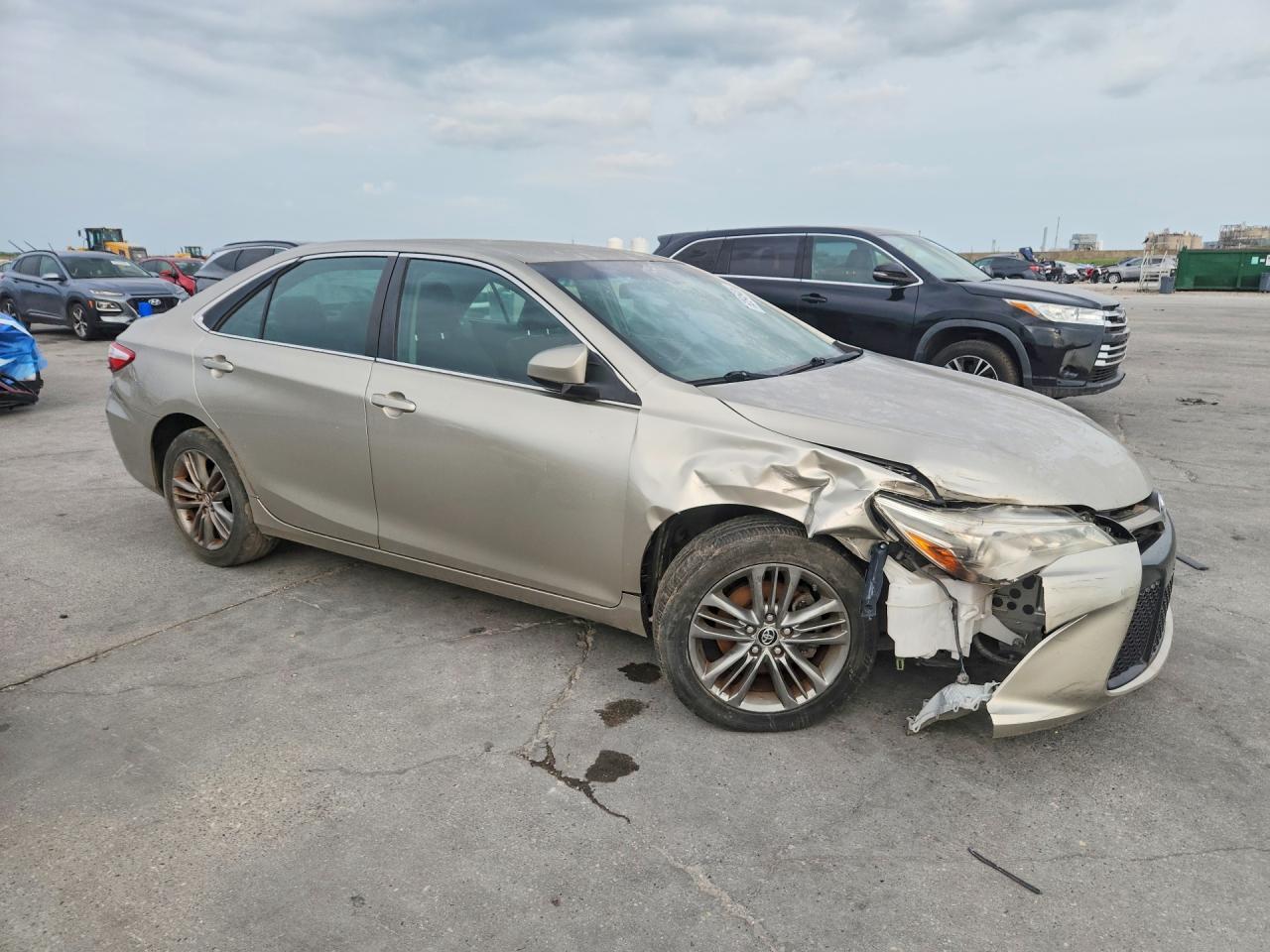 2016 Toyota Camry Se - Фото 4