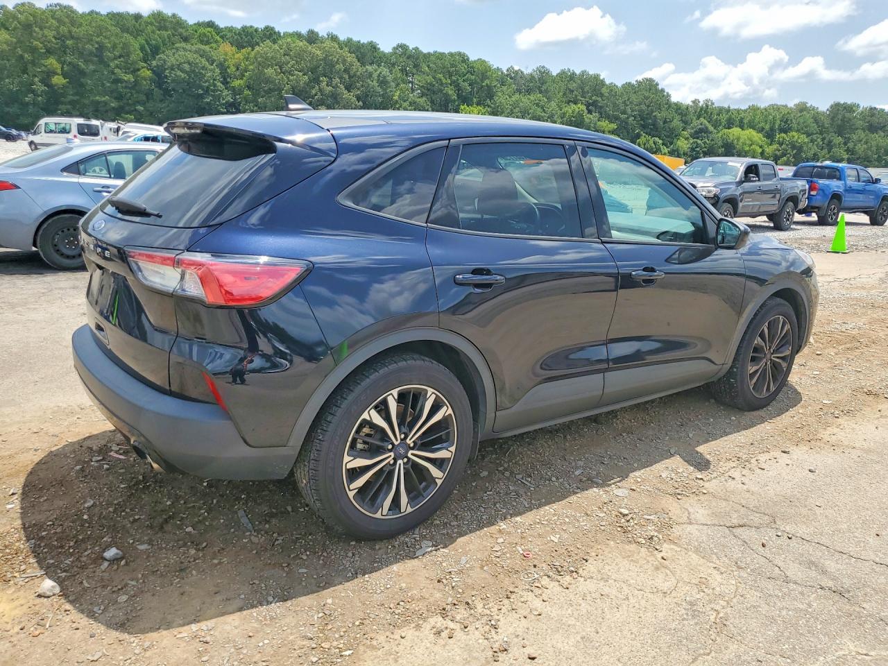 2021 Ford Escape Se - Фото 3