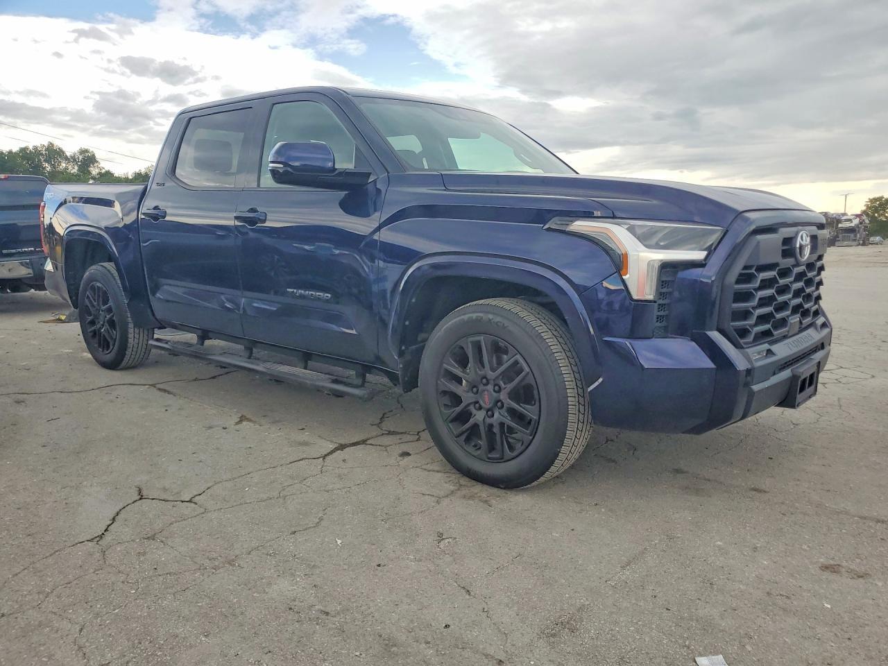2022 Toyota Tundra Sr5 - Image 4
