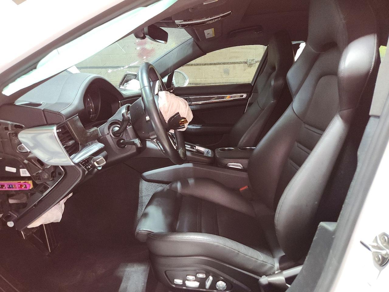 2019 Porsche Panamera 4S - Image 7