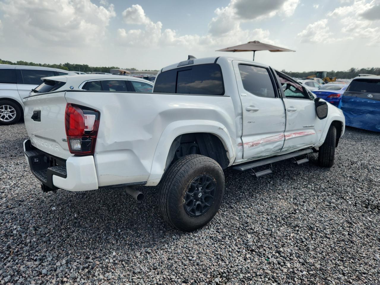 2022 Toyota Tacoma Sr5 V6 - Image 3