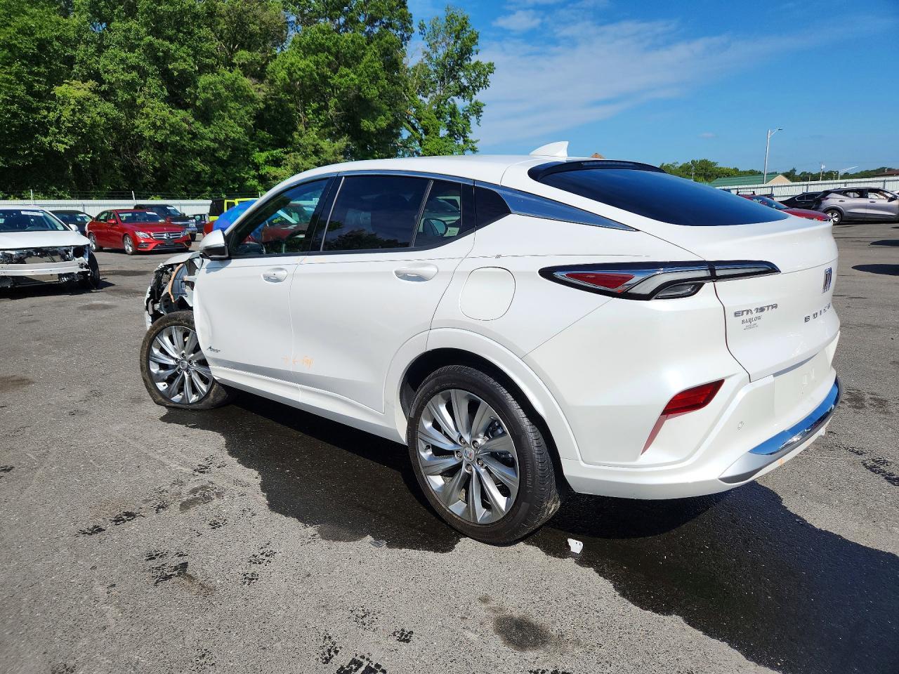 2025 Buick Envista Avenir - Image 2