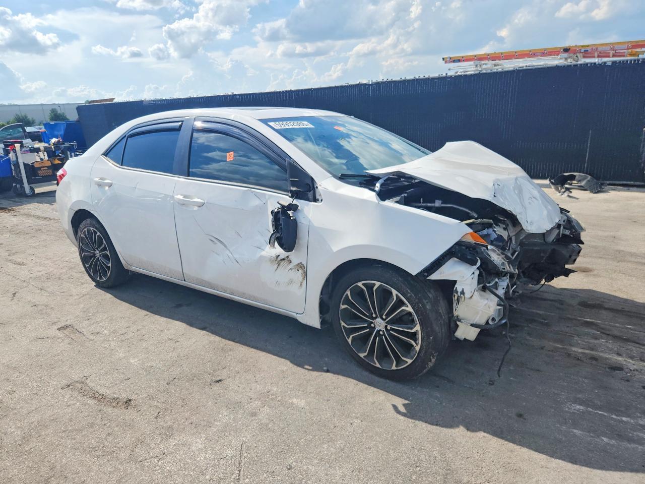 2015 Toyota Corolla S Plus - Фото 4