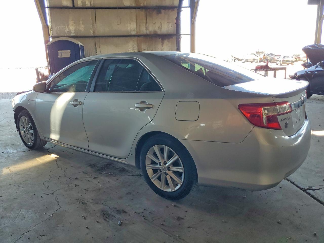 2012 Toyota Camry Hybrid Xle - Фото 2