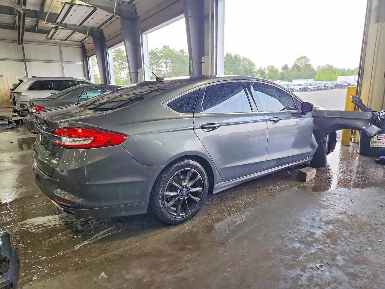 2017 Ford Fusion Se - Image 3