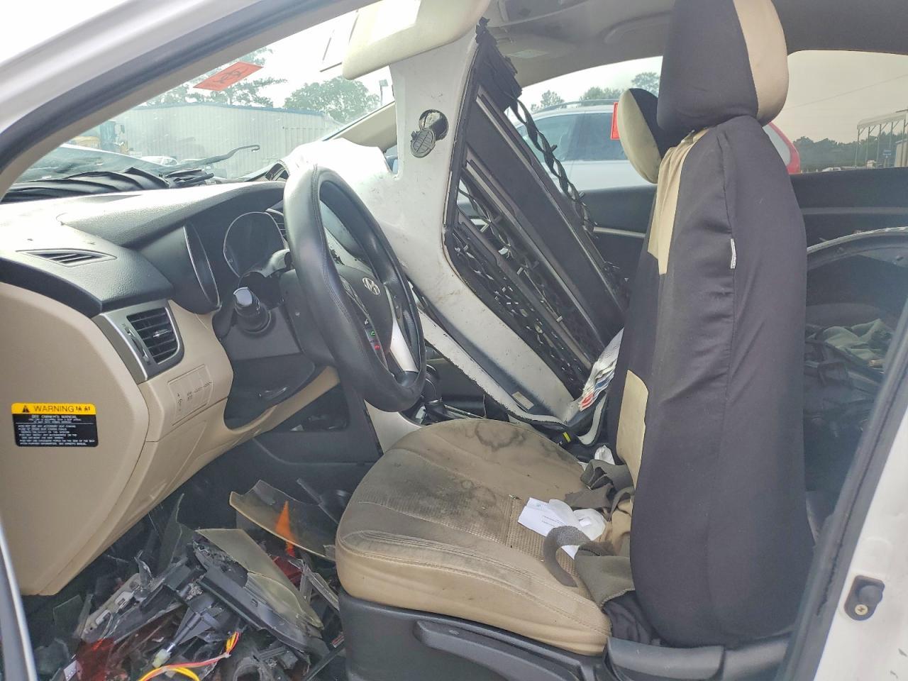 2015 Hyundai Elantra Gt Base - Image 7