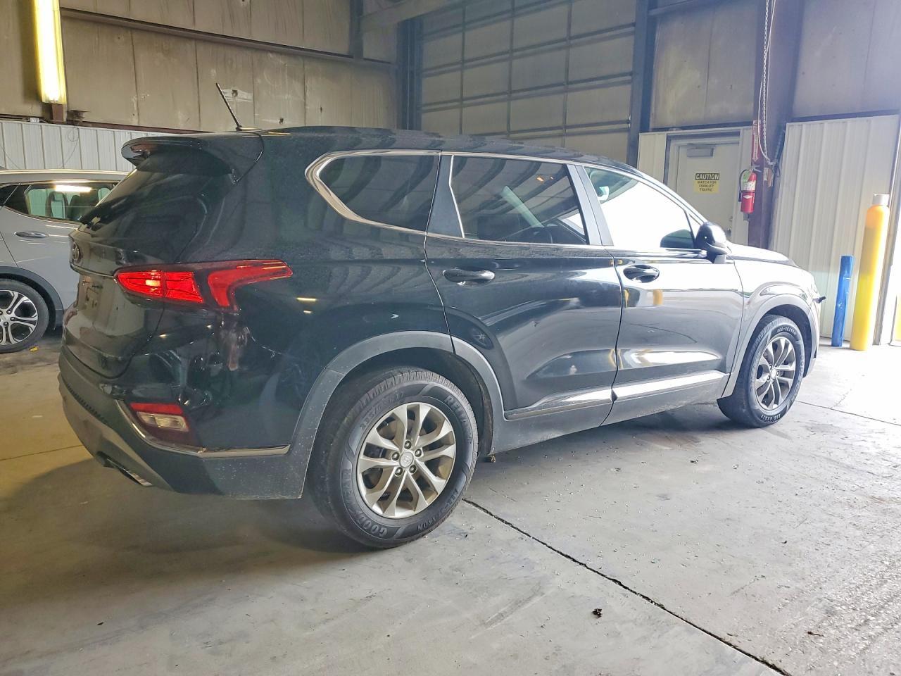 2019 Hyundai Santa Fe Se - Image 3