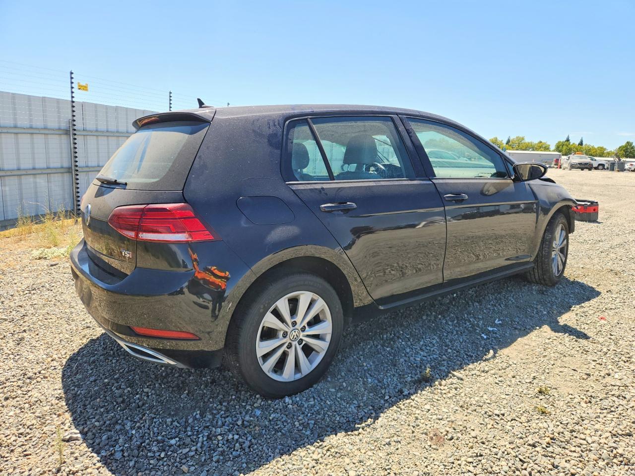2018 Volkswagen Golf S - Image 3