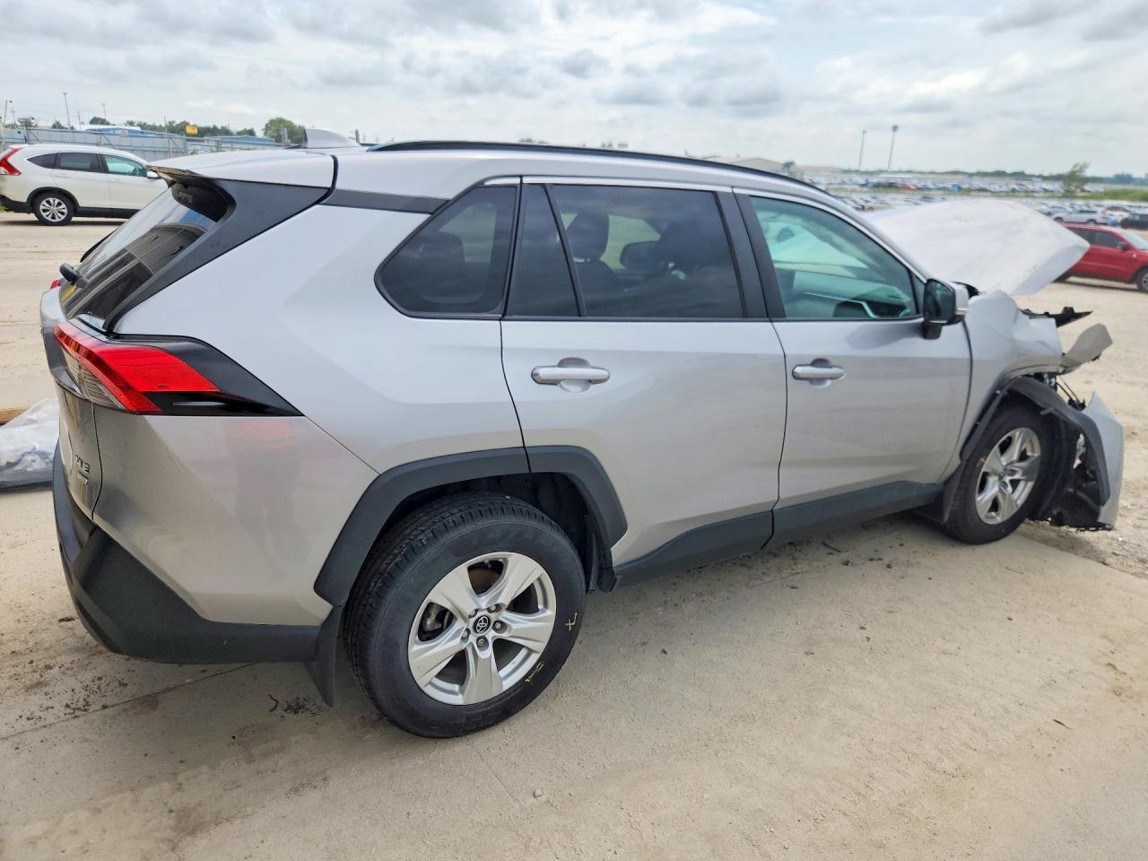 2019 Toyota Rav4 Xle - Image 3