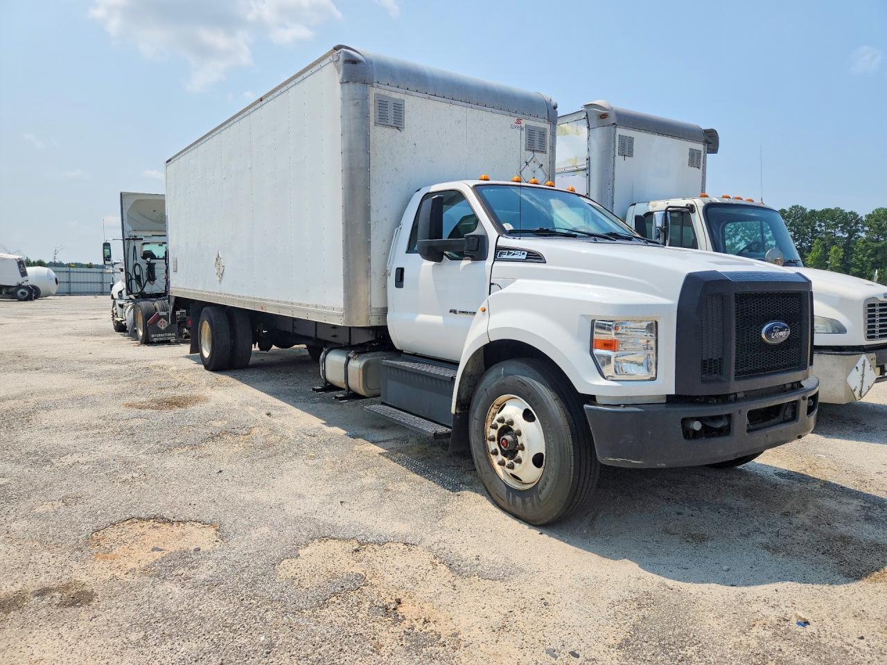 2019 Ford F750 Super Duty Box Truck - Фото 4