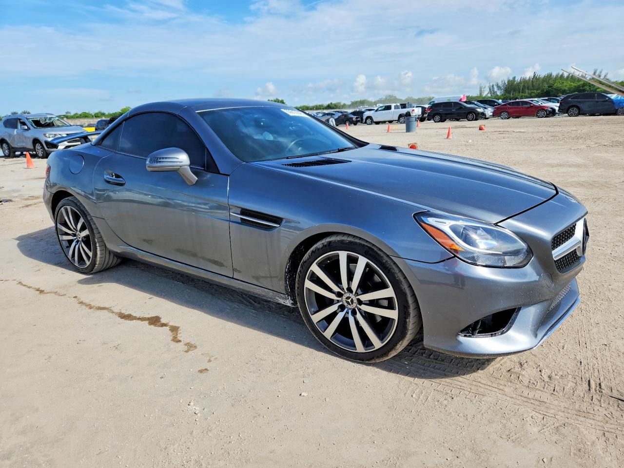 2017 Mercedes-Benz Slc 300 - Фото 4