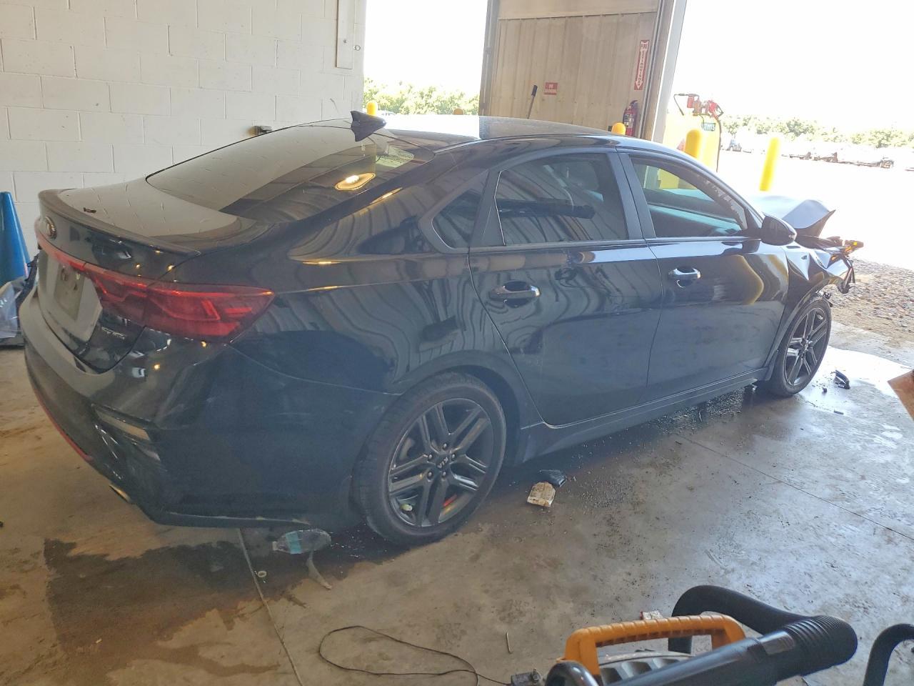 2020 Kia Forte Gt Line - Фото 3