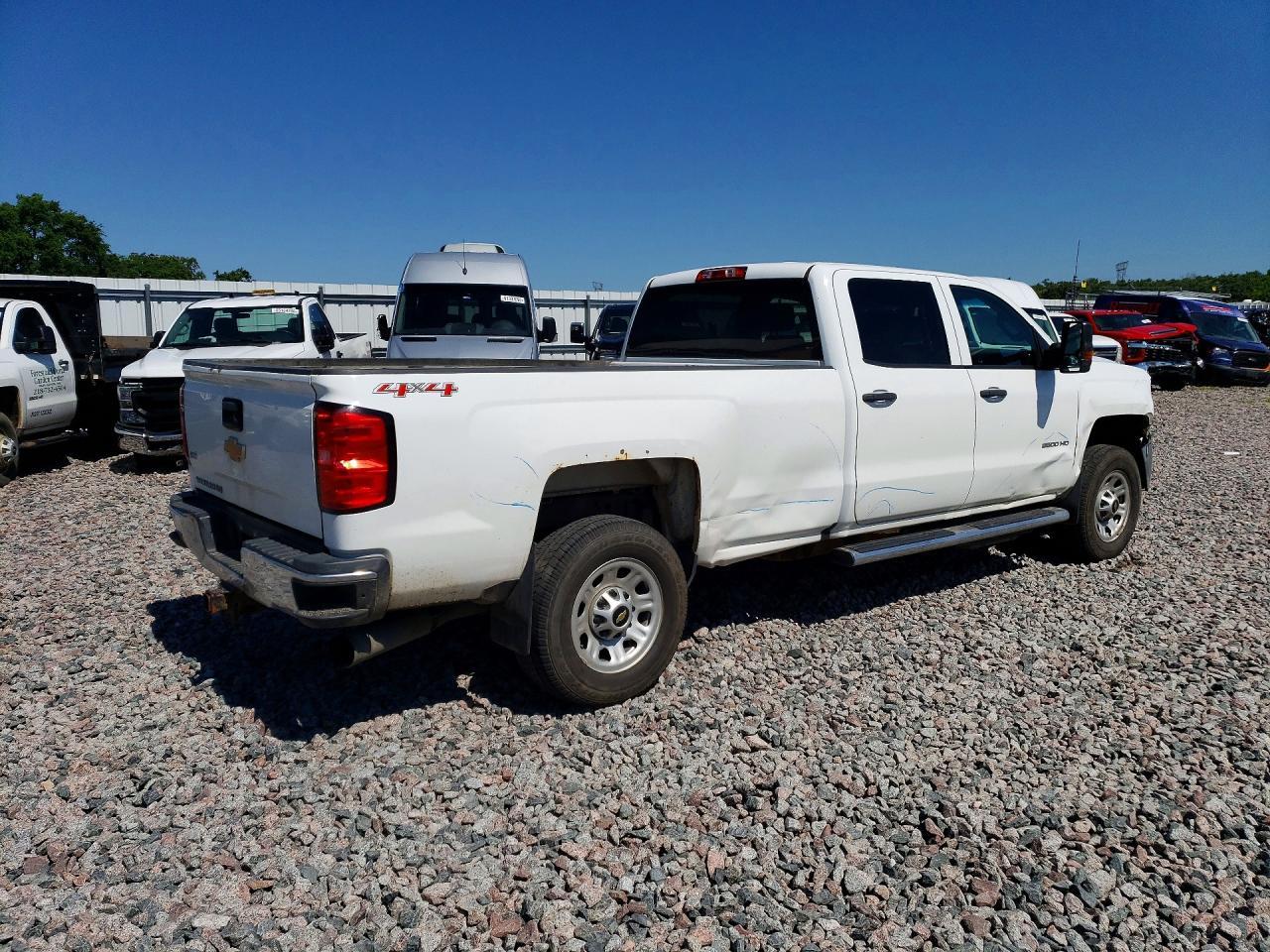 2017 Chevrolet Silverado K3500 - Image 3