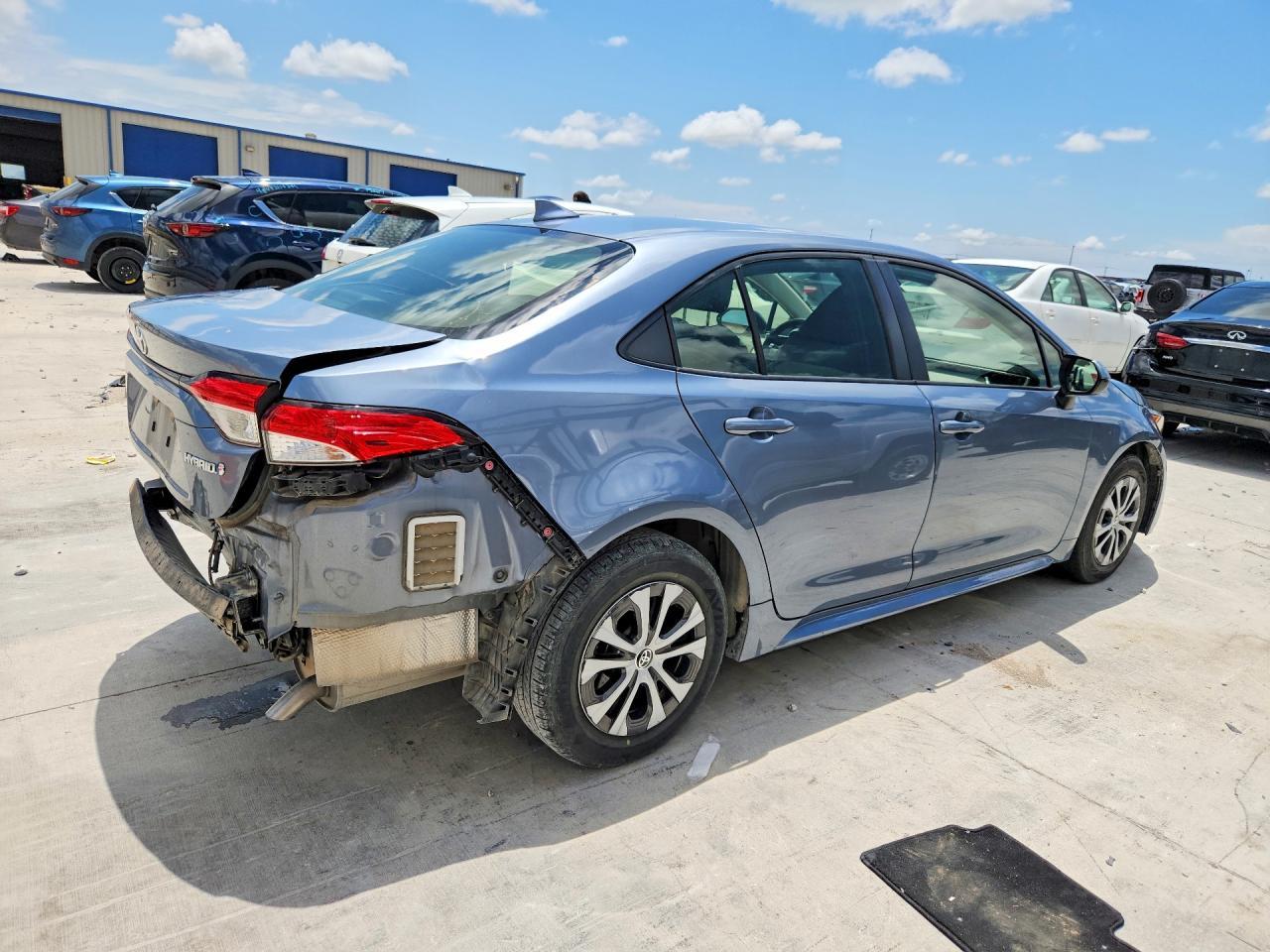 2022 Toyota Corolla Le - Image 3