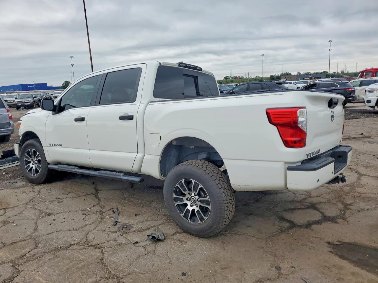 2022 Nissan Titan S - Image 2