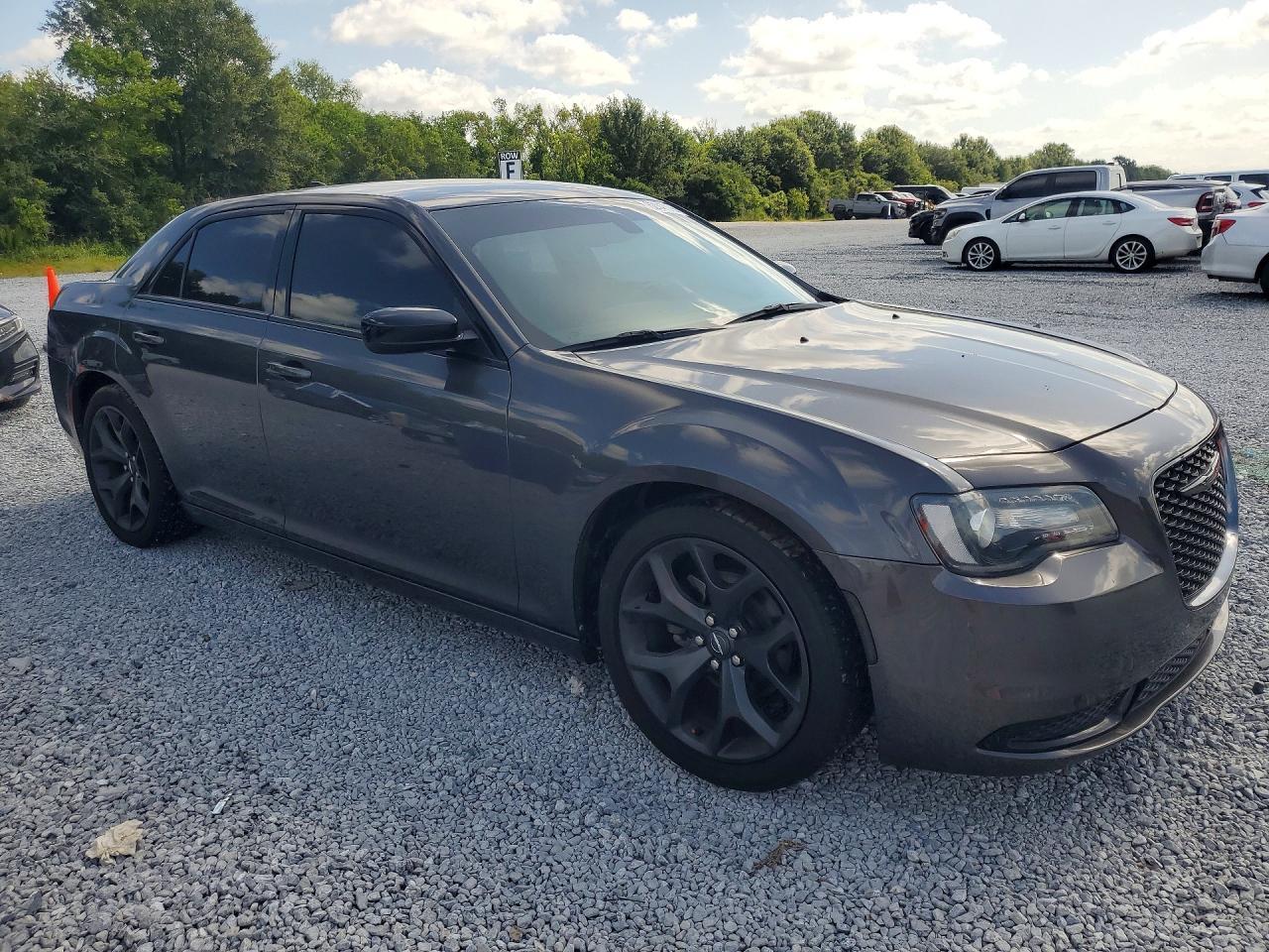 2020 Chrysler 300 Touring - Image 4