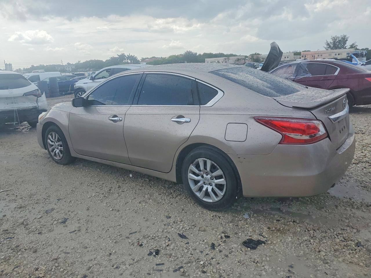 2015 Nissan Altima 2.5 S - Фото 2