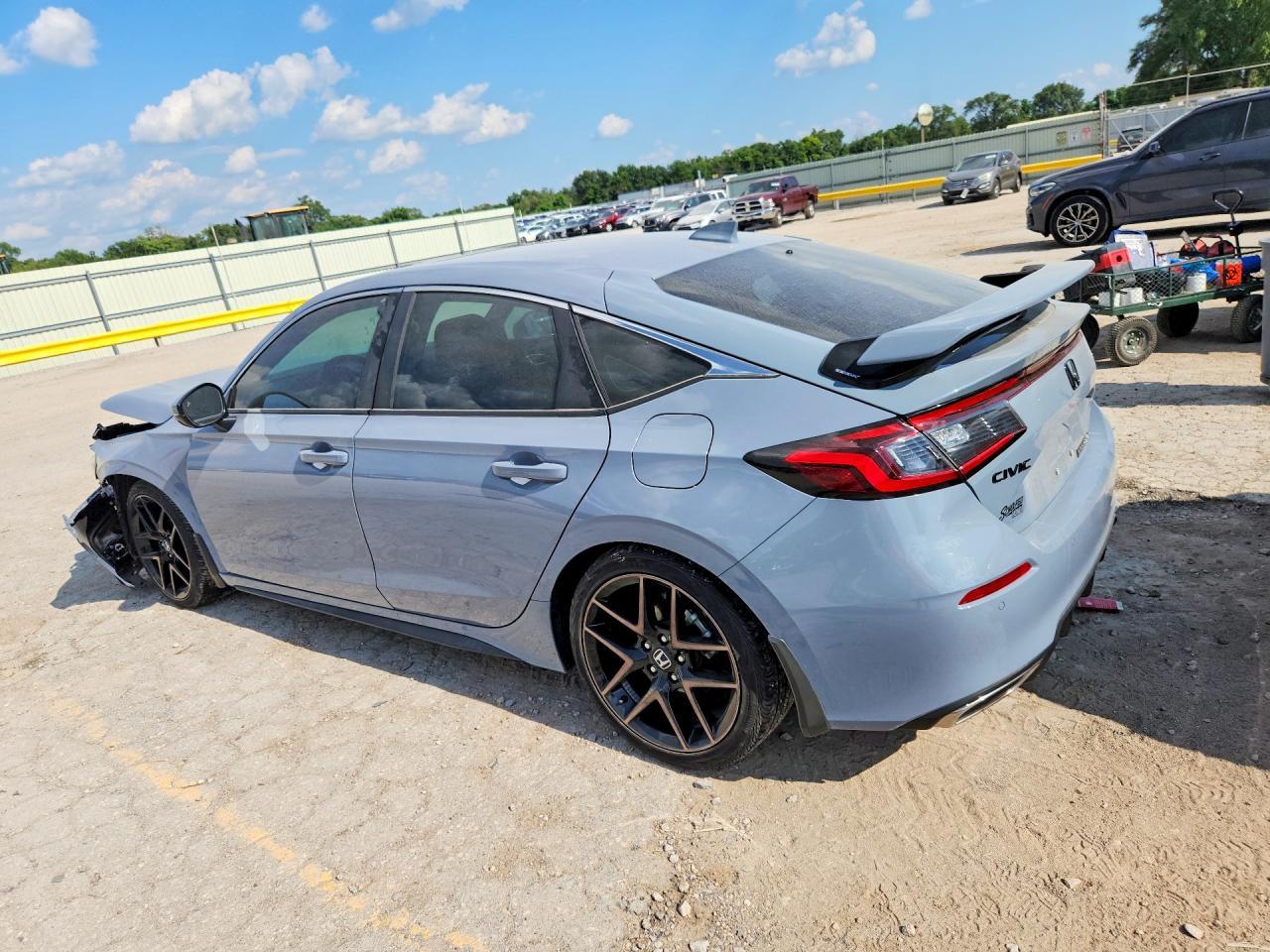 2023 Ford Civic - Фото 2