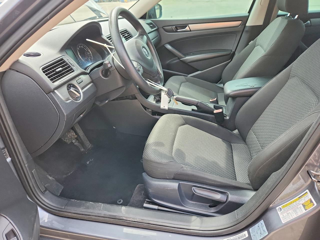 2014 Volkswagen Passat S - Фото 7