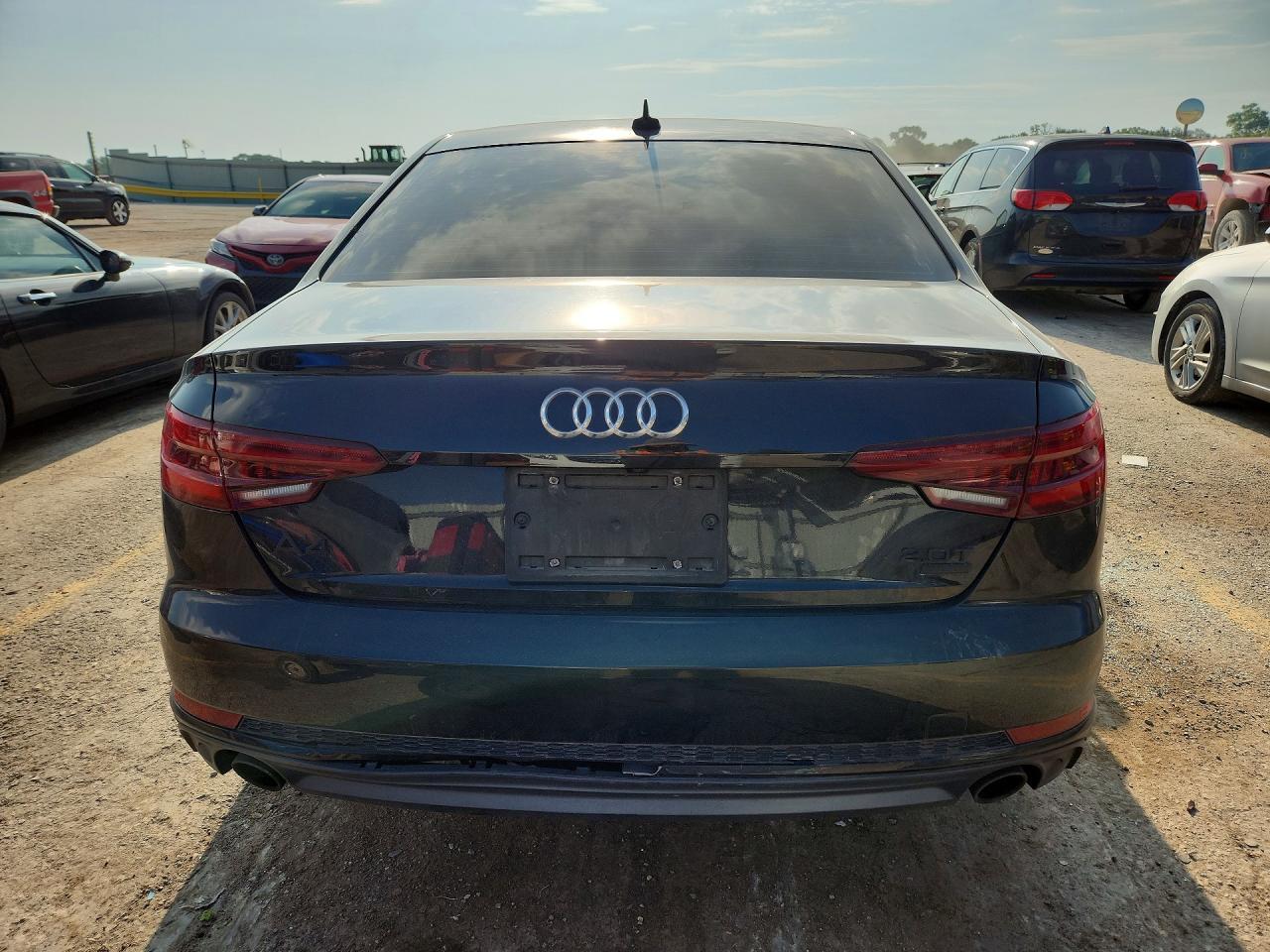 2018 Audi A4 Premium - Фото 6