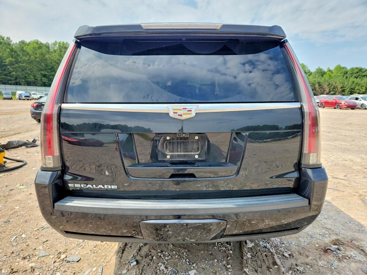 2017 Cadillac Escalade Esv Luxury - Image 6