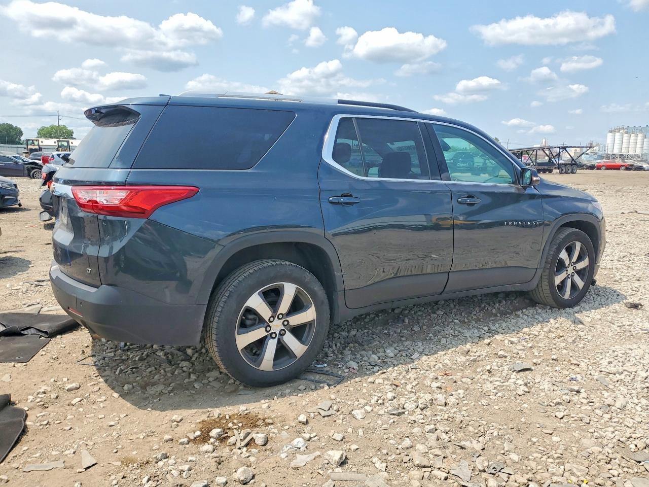 2018 Chevrolet Traverse Lt - Image 3