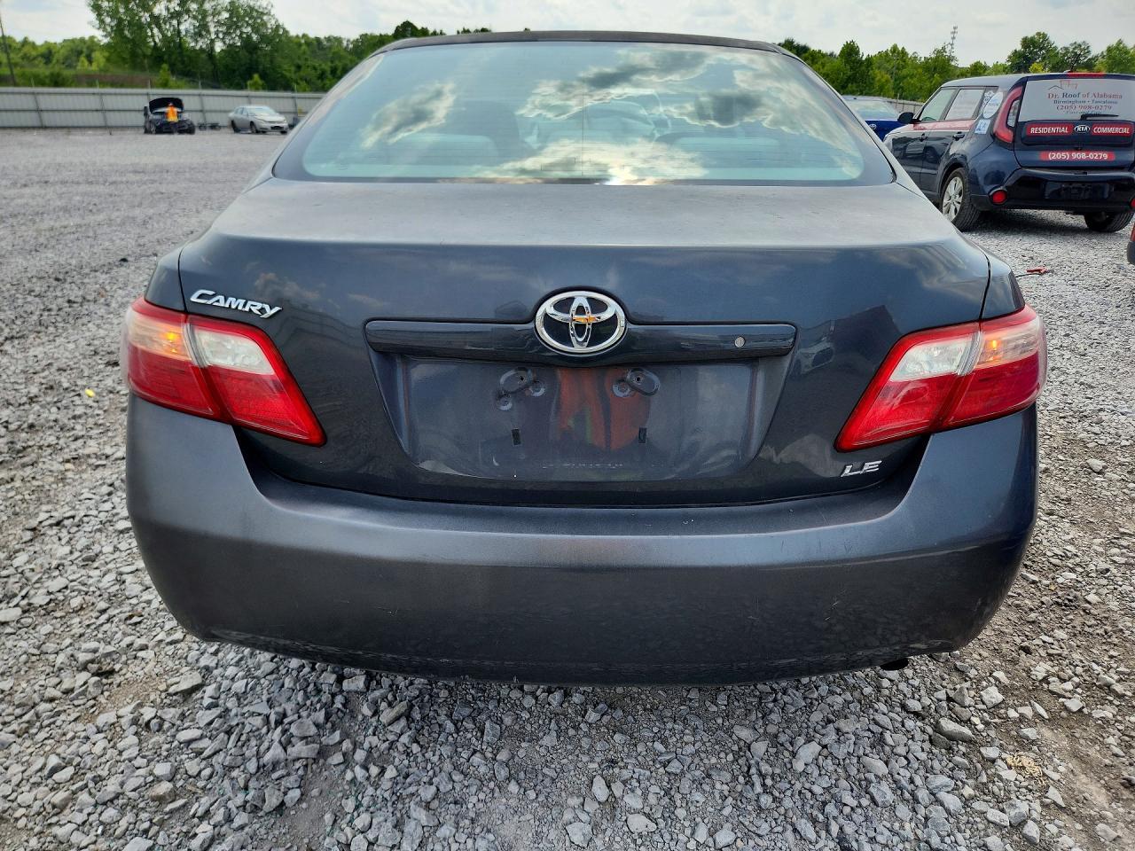 2009 Toyota Camry Le - Image 6