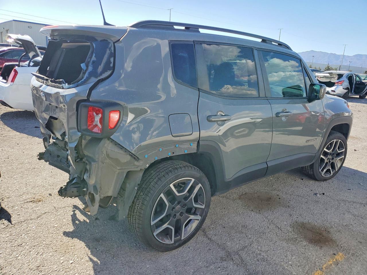 2020 Jeep Renegade Latitude - Фото 3