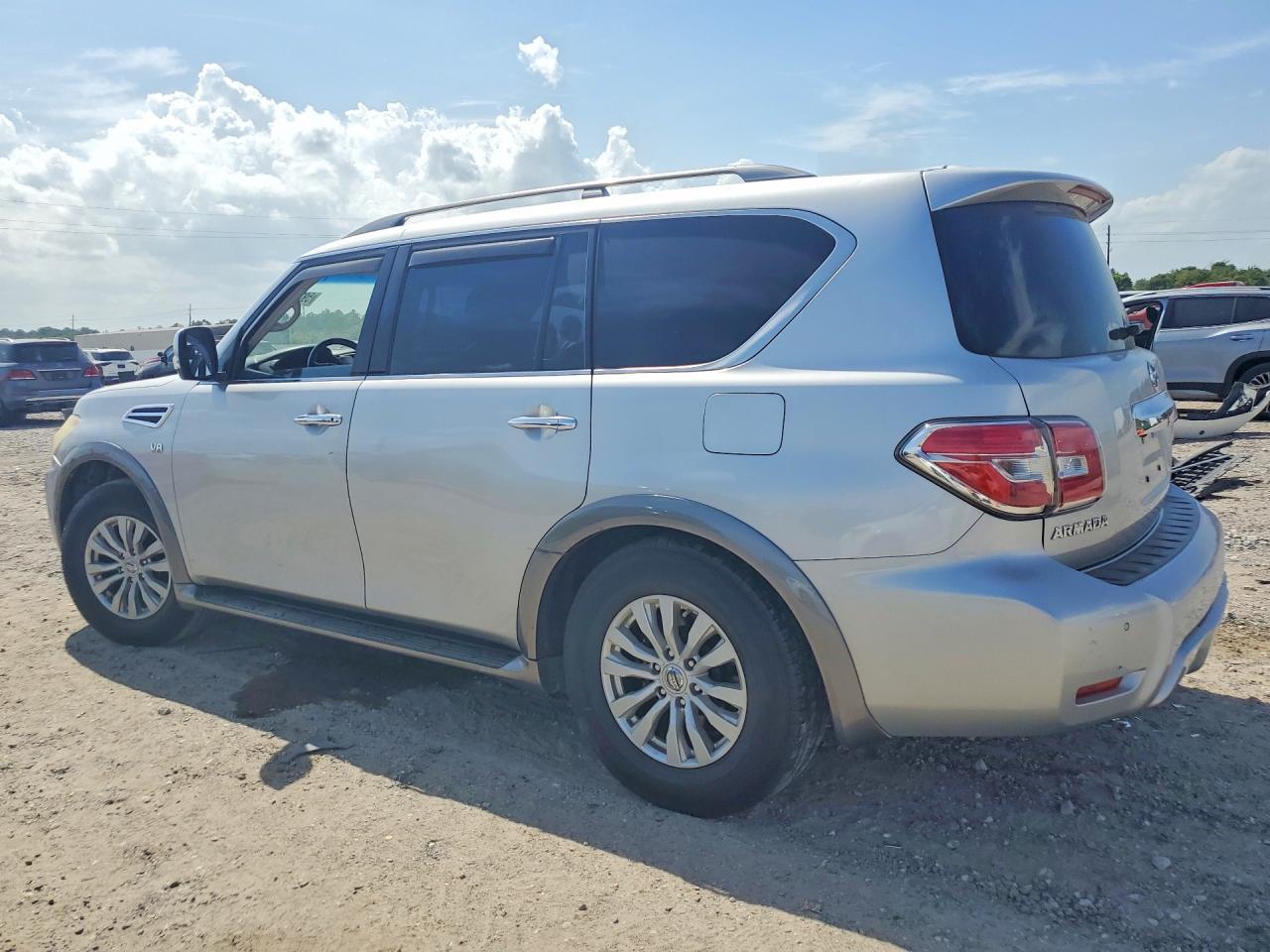 2017 Nissan Armada Sv - Image 2