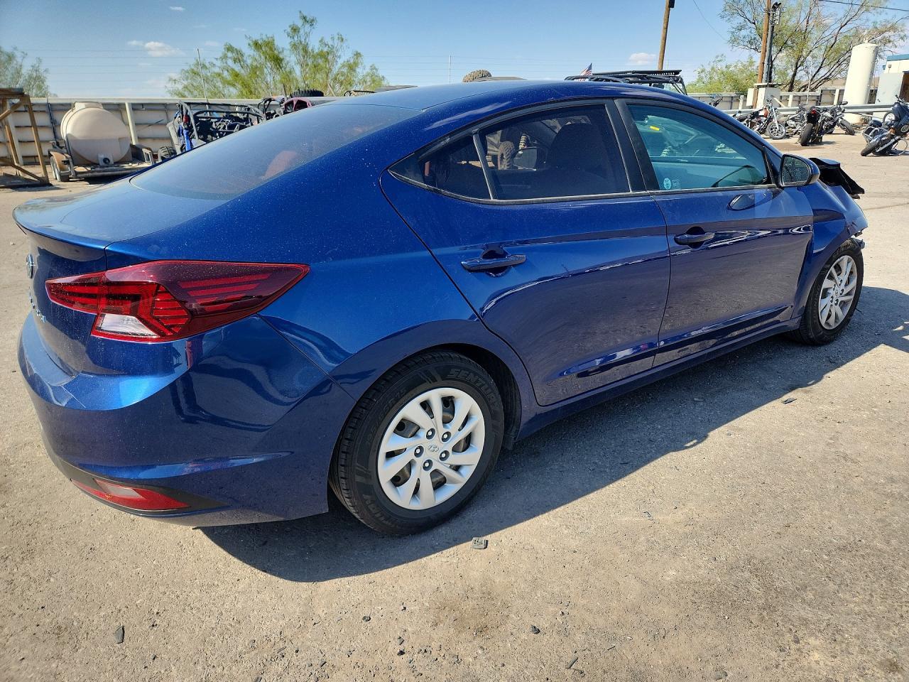 2020 Hyundai Elantra Se - Фото 3