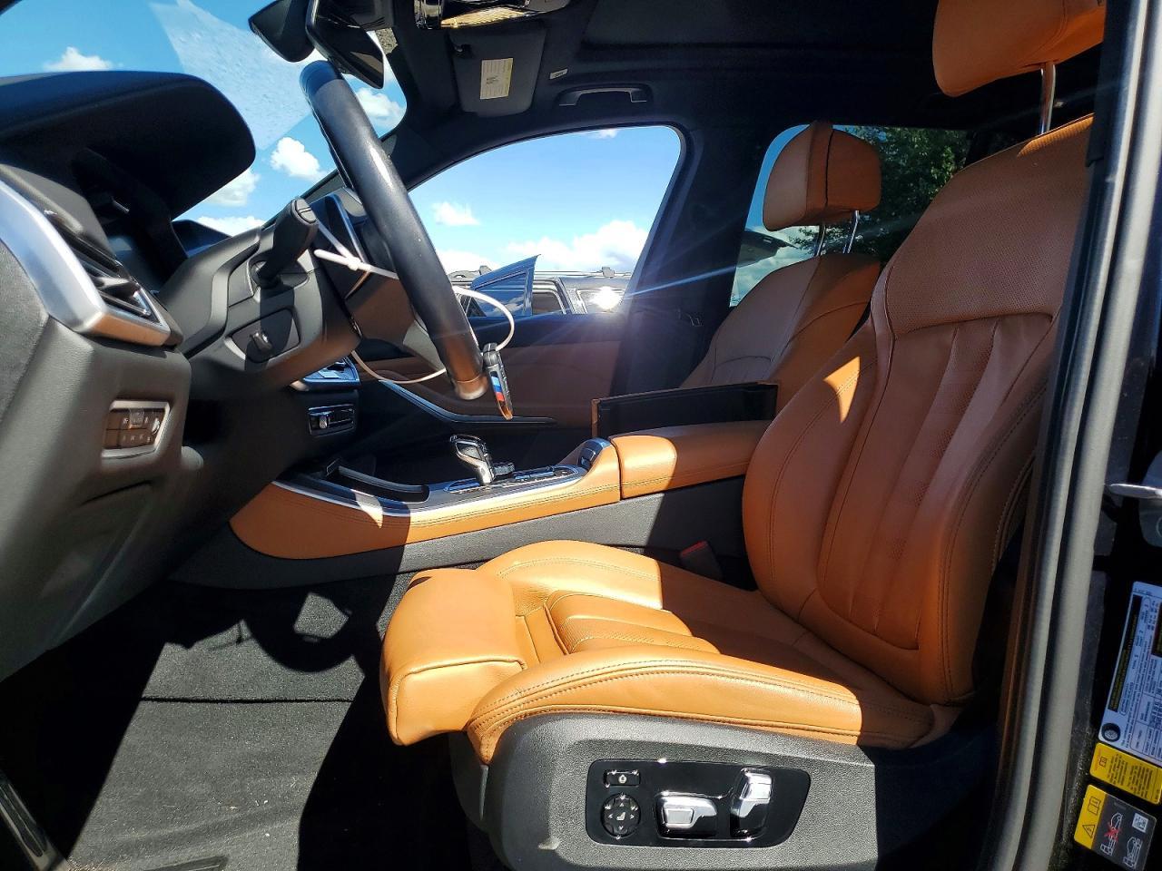 2022 BMW X5 xDrive45E - Image 7