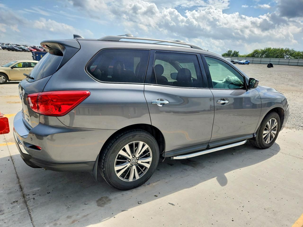 2020 Nissan Pathfinder Sv - Image 3