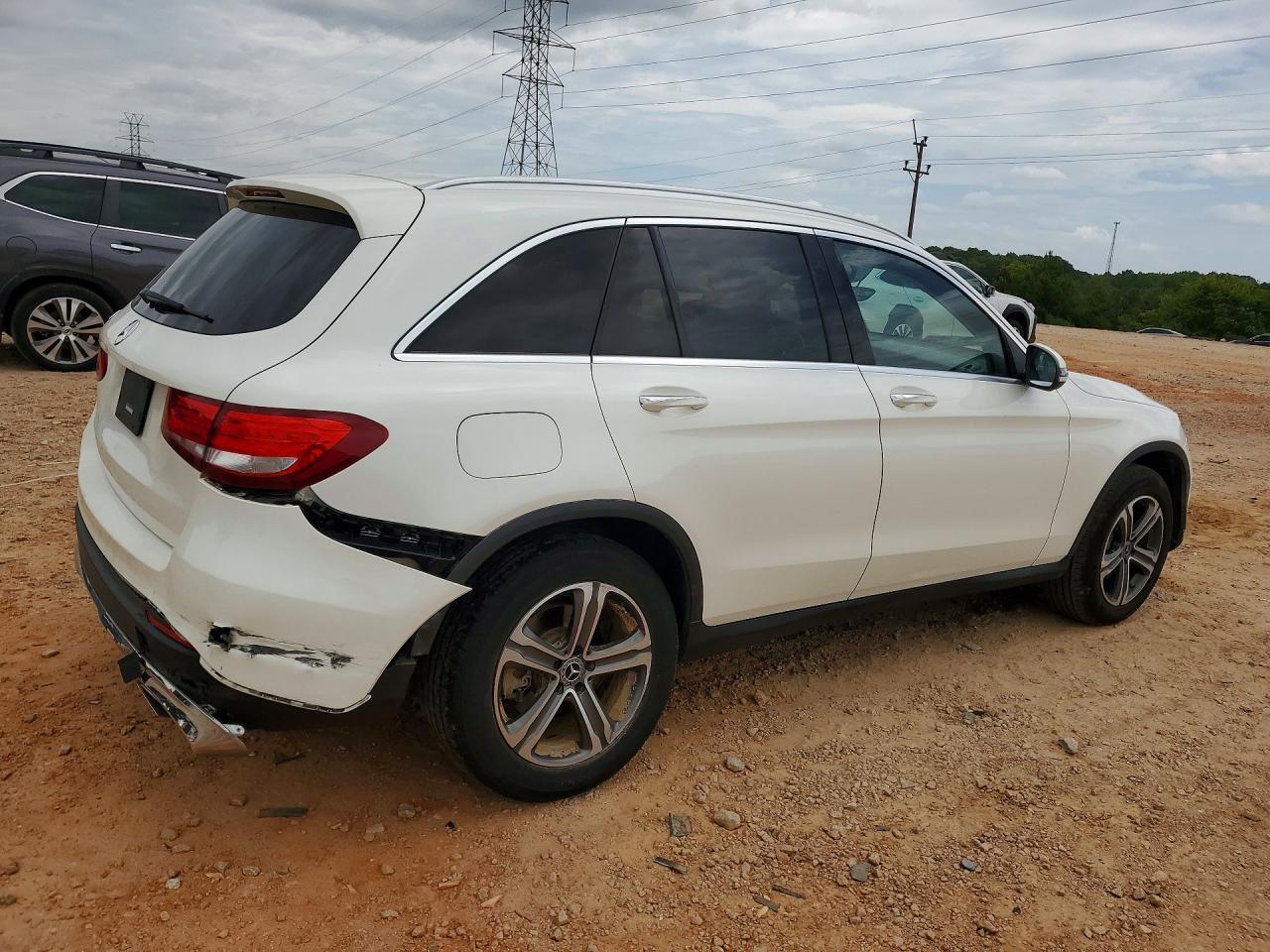 2017 Mercedes-Benz Glc 300 - Фото 3