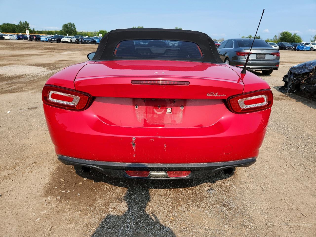 2017 Fiat 124 Spider Classica - Image 6