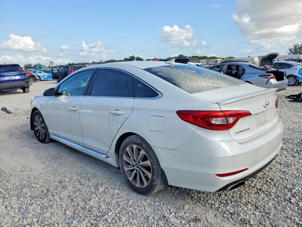 2015 Hyundai Sonata Sport - Фото 2