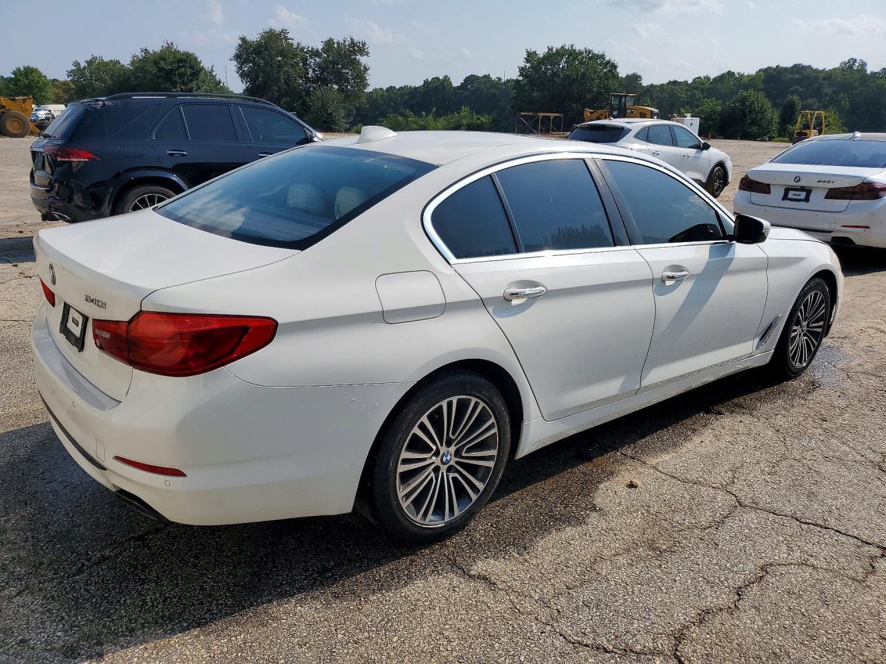 2017 BMW 540 I - Фото 3