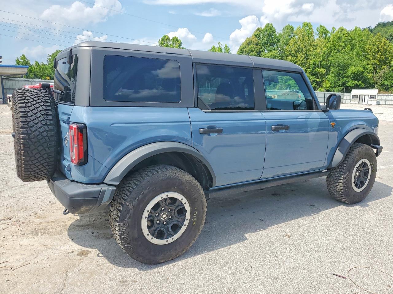 2024 Ford Bronco Badlands - Image 3