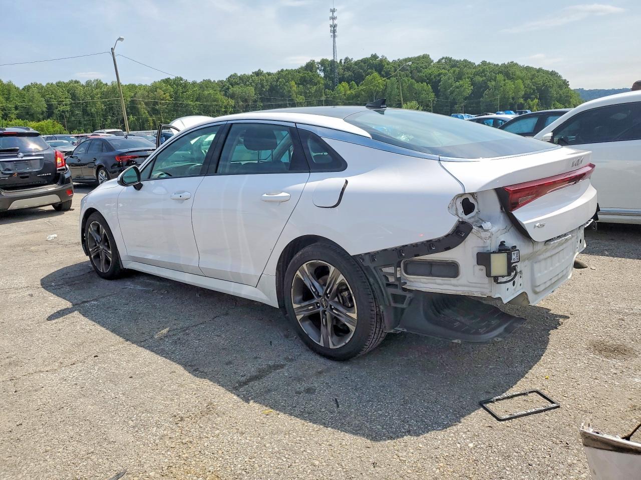 2022 Kia K5 Ex - Image 2