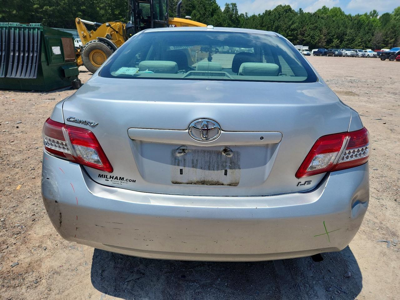 2011 Toyota Camry Le - Фото 6