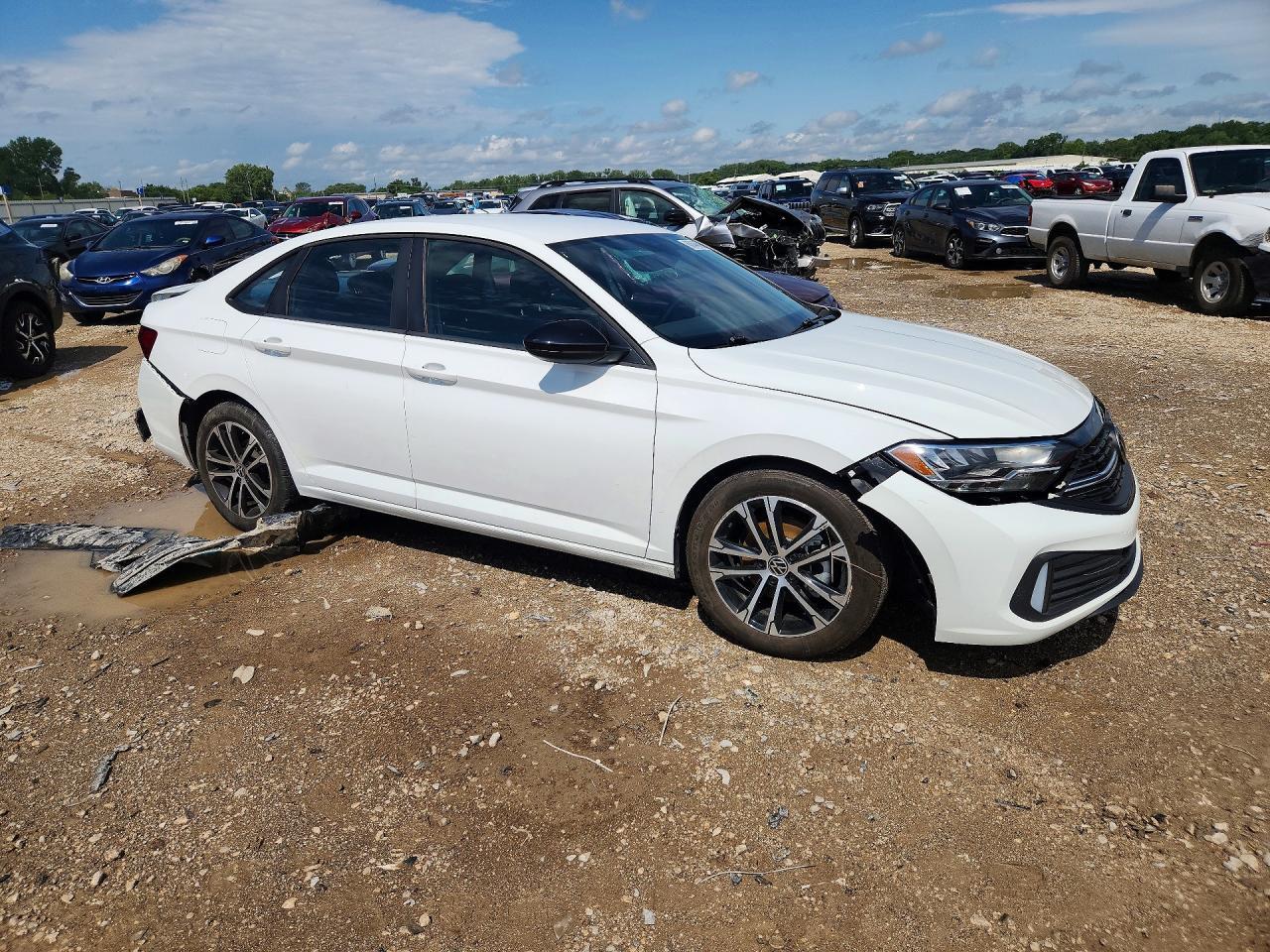 2022 Volkswagen Jetta Sport - Фото 4