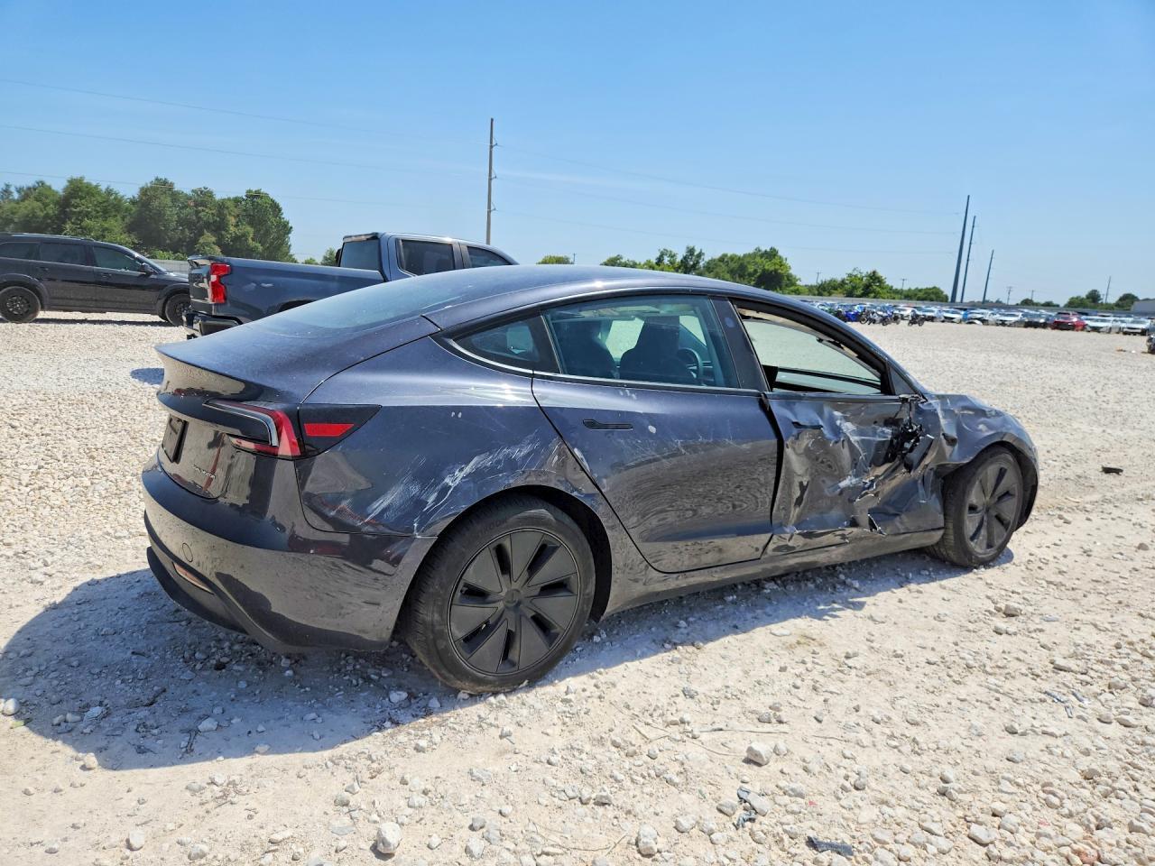 2025 Tesla Model 3 - Image 3