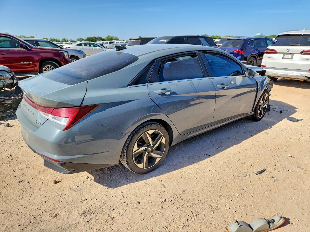 2023 Hyundai Elantra Limited - Фото 3