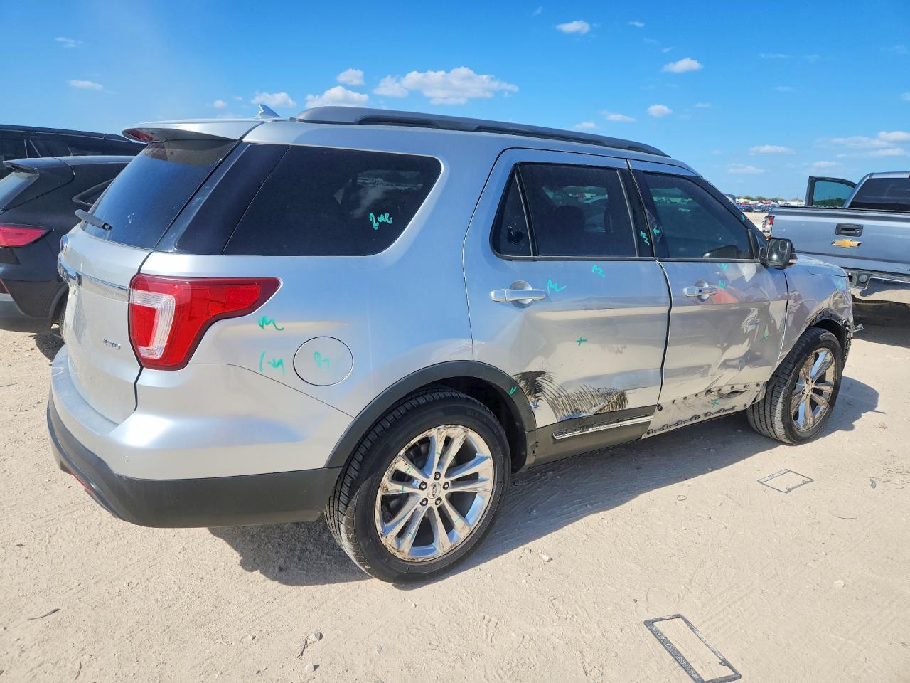 2018 Ford Explorer Xlt - Image 3