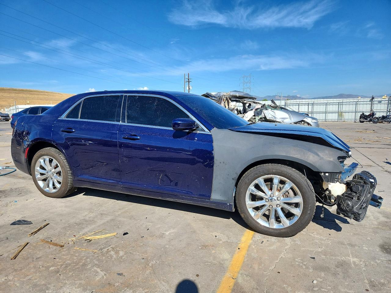 2017 Chrysler 300 Limited - Image 4